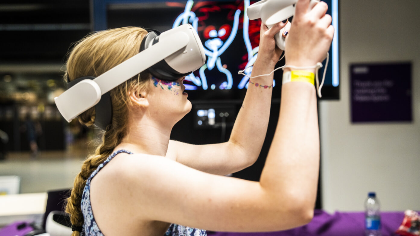 COMMUNITY FAIR – ROBOTS, SPACE, SMALL THINGS